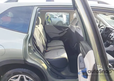 2021 Subaru Forester Premium z USA, uszkodzony, nr VIN JF2SKAJCXMH563504